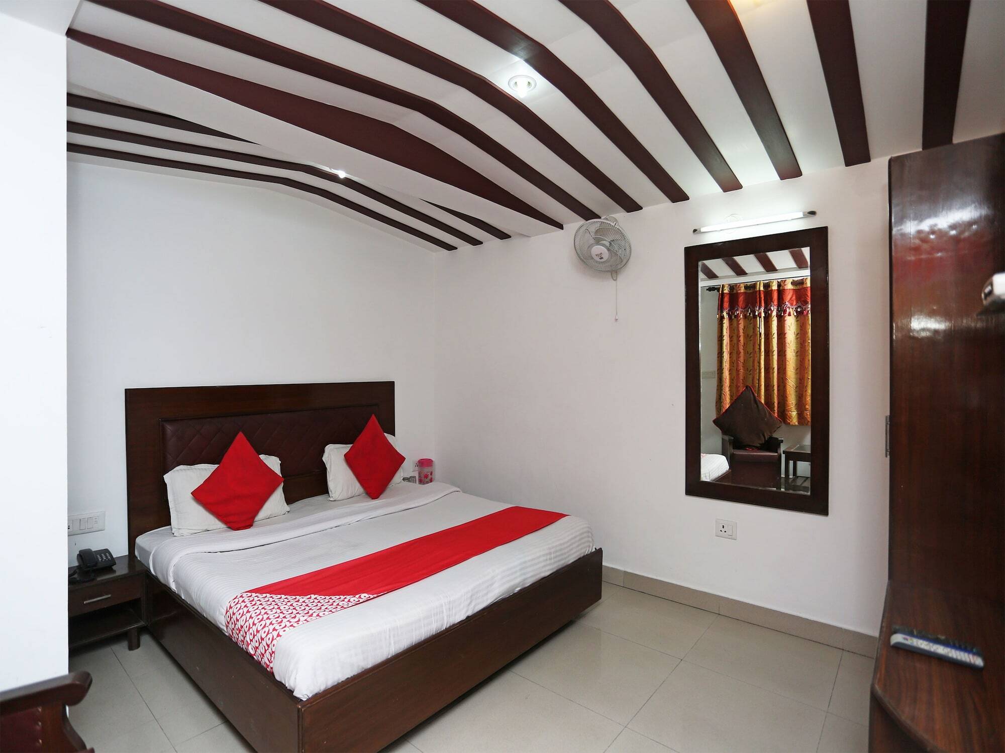 Hotel Ratan เดห์ราดุน ภายนอก รูปภาพ
